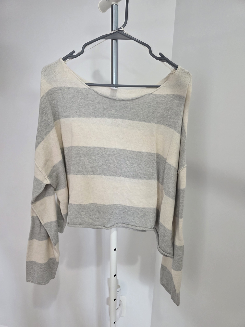 Arizona Jean Company Off-the-Shoulder Striped Sweater in Gray and Cream